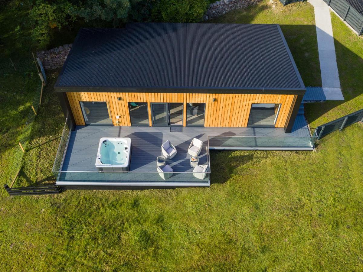 Birches Lodge With Hot Tub Dundonnell 外观 照片